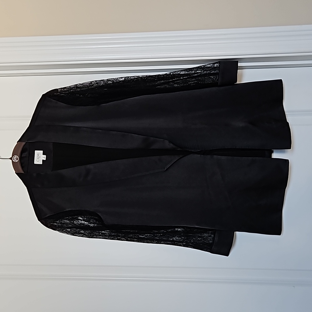 EUC. Cami NYC satin blazer